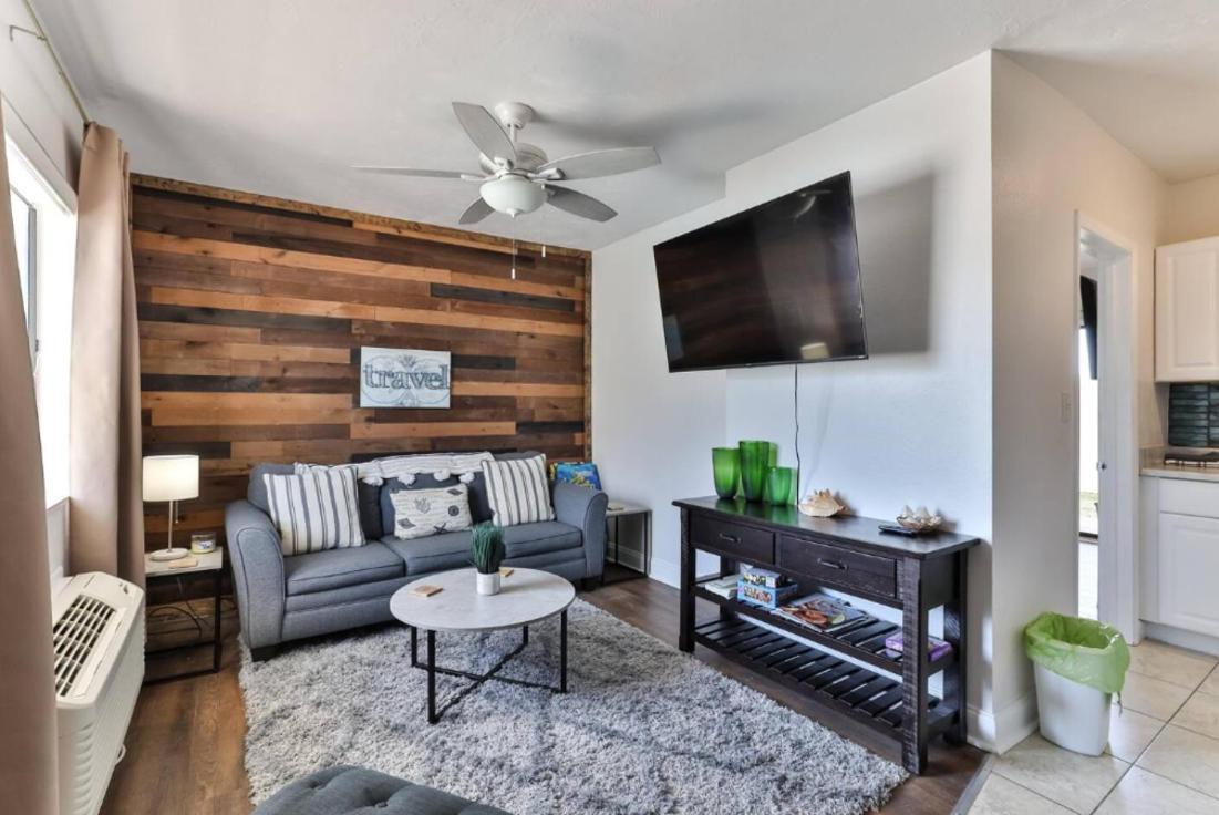 Coastal Waters Hotell New Smyrna Beach Eksteriør bilde